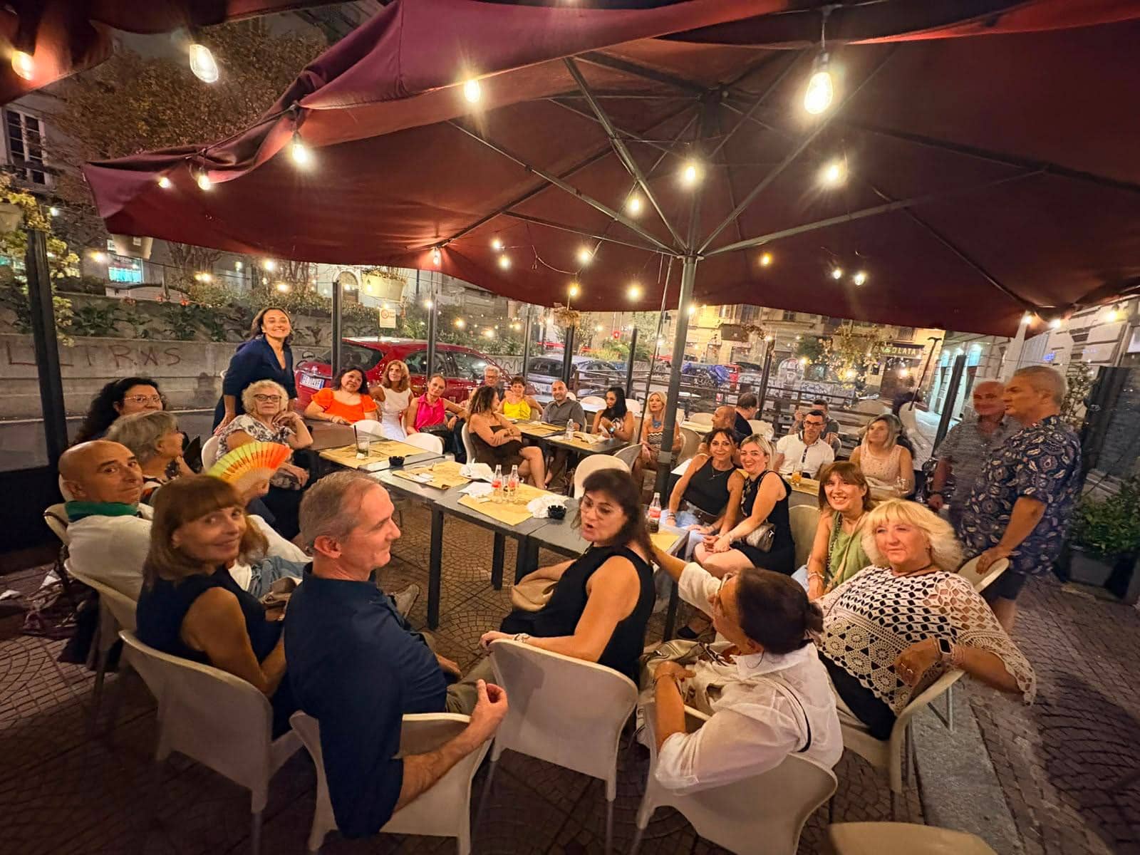 Aperitivo serale del gruppo